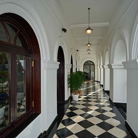 Готель The Old Court House By Abad Fort Kochi Екстер'єр фото