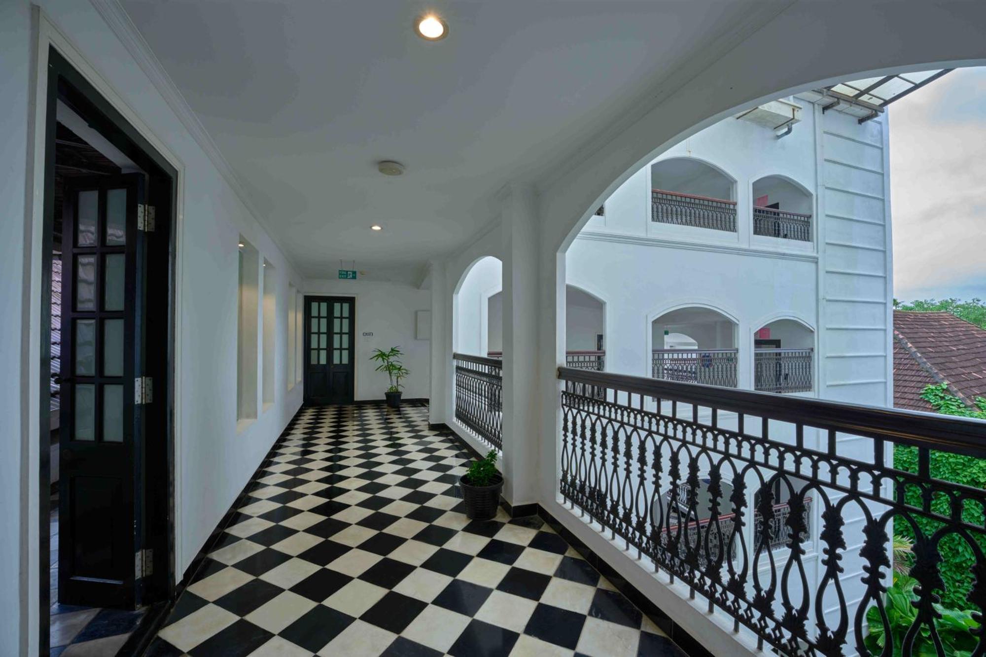 Готель The Old Court House By Abad Fort Kochi Екстер'єр фото